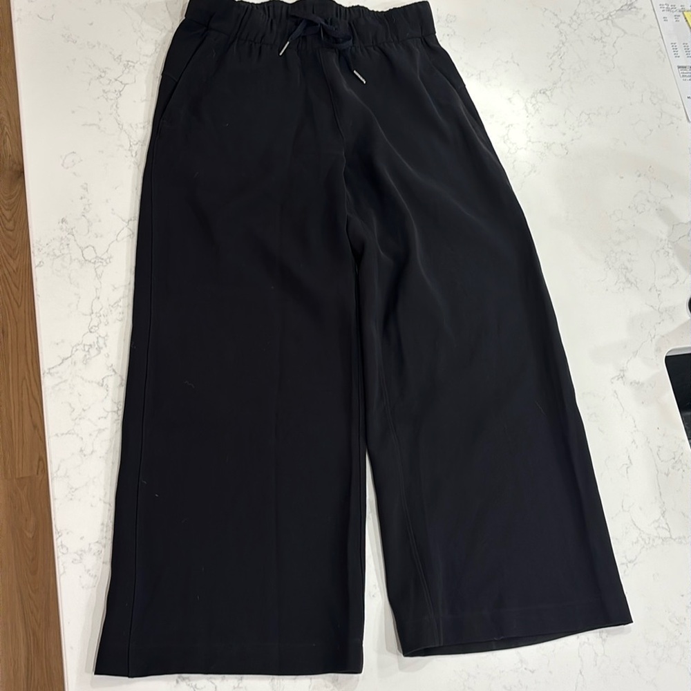 Lululemon Wide Legged Capri Pants